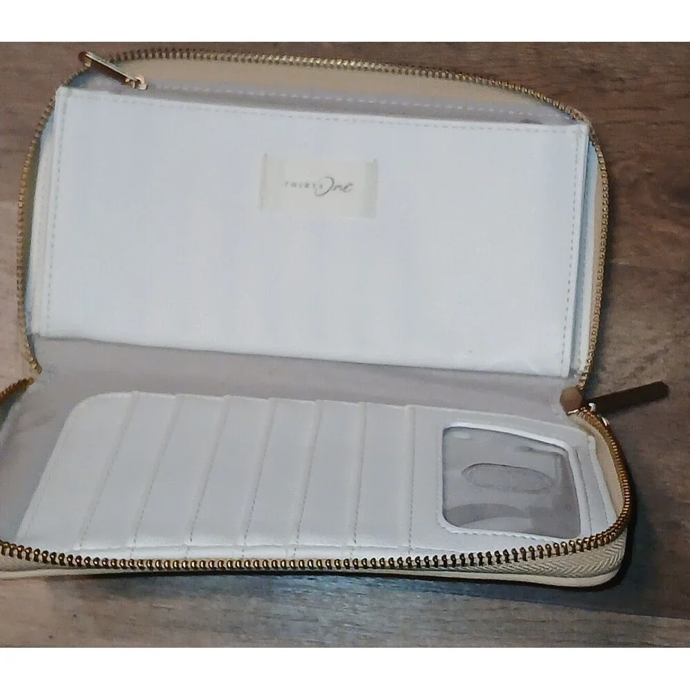Thirty-One Wallet